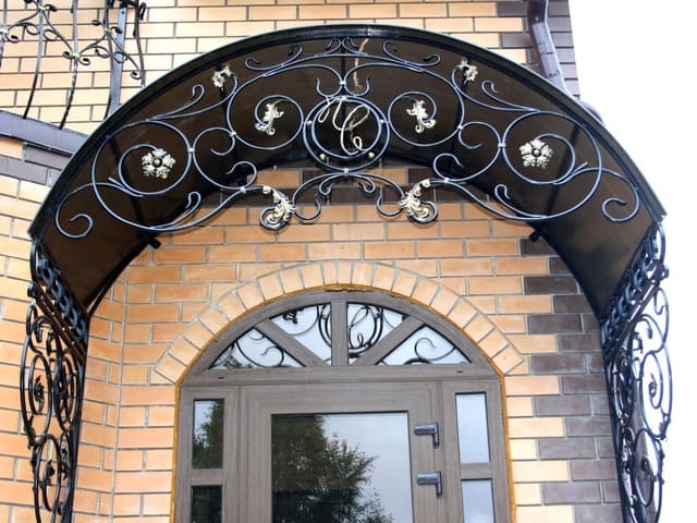 кованые и сварные козырьки Солнечногорск